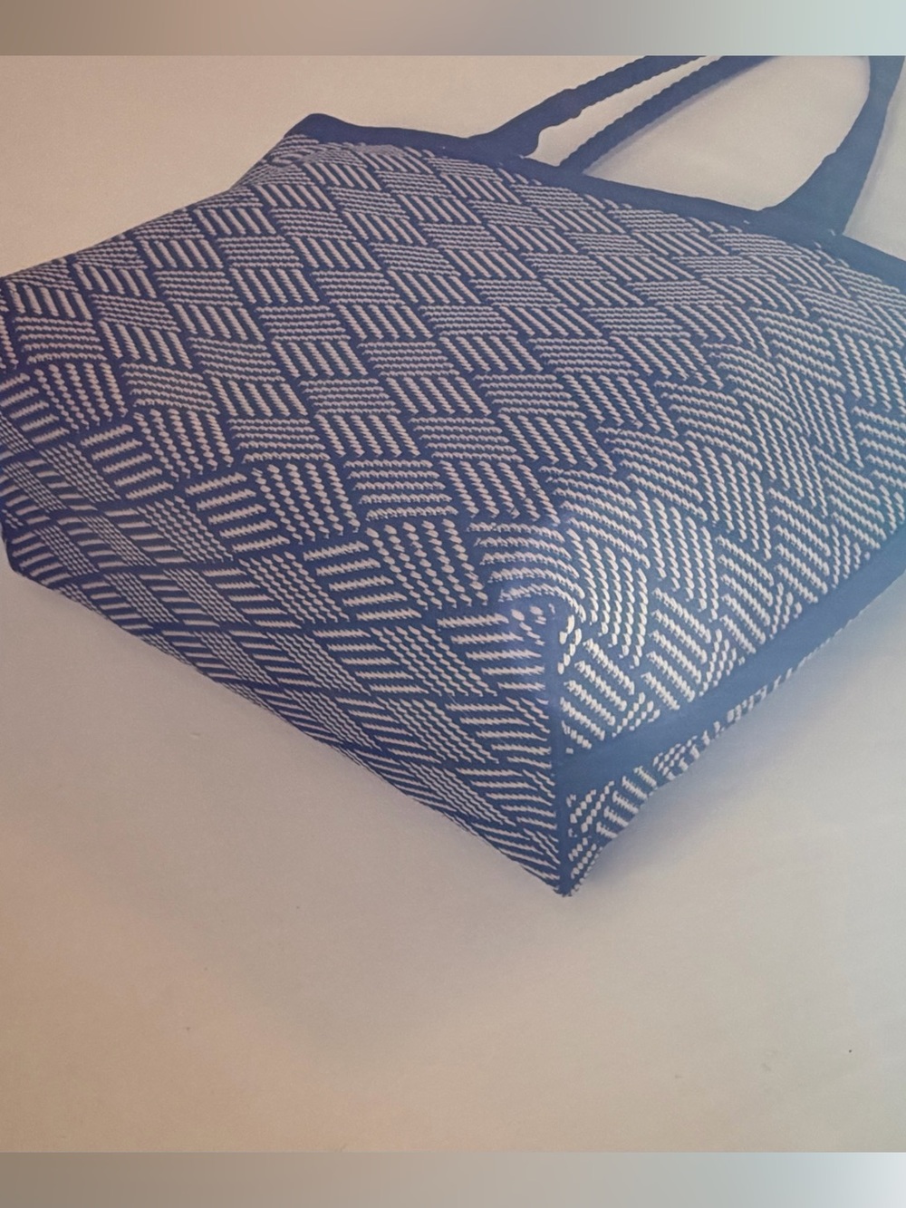 Rothy’s The Essential Tote Black Ivory Chevron Knit Magnetic Zip Large Bag - Picture 9 of 15